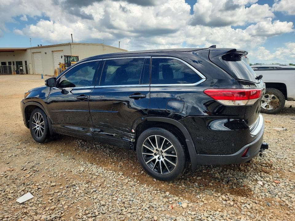 2017 TOYOTA HIGHLANDER SE SE 2