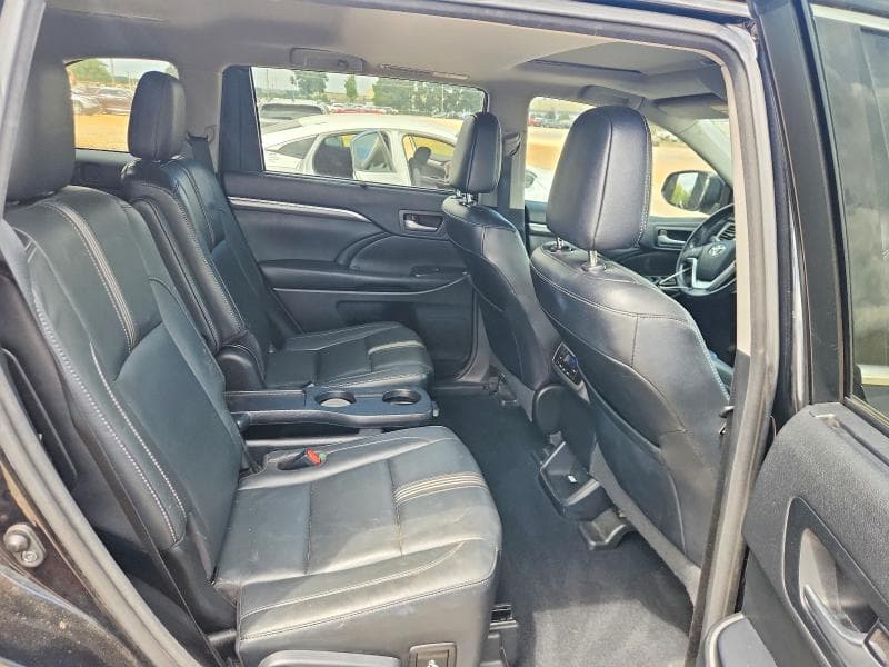 2017 TOYOTA HIGHLANDER SE SE 11