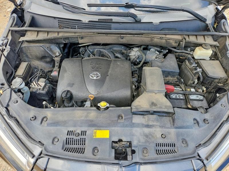 2017 TOYOTA HIGHLANDER SE SE 12