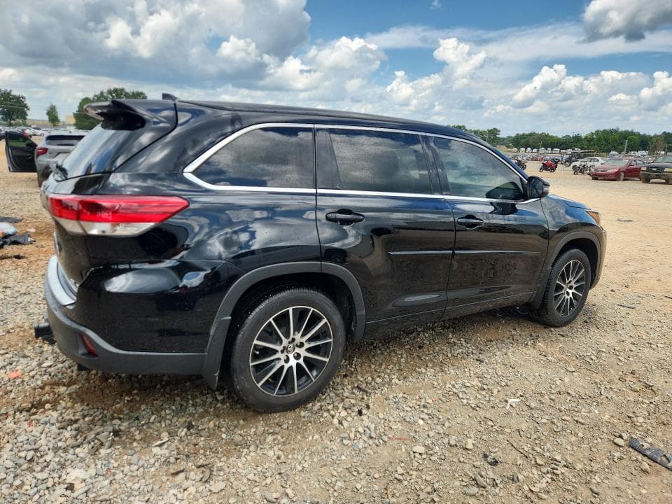 2017 TOYOTA HIGHLANDER SE SE 3