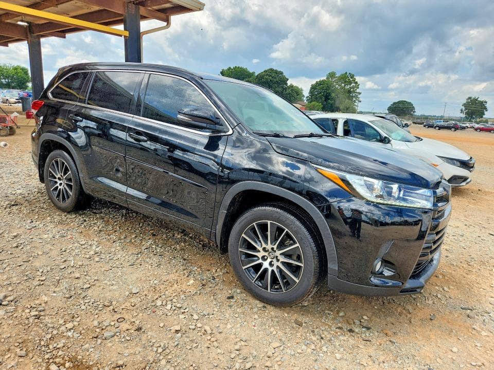 2017 TOYOTA HIGHLANDER SE SE 4