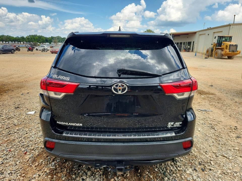 2017 TOYOTA HIGHLANDER SE SE 6
