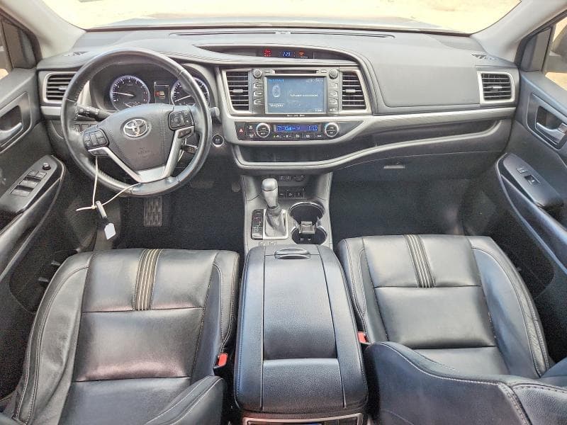 2017 TOYOTA HIGHLANDER SE SE 8