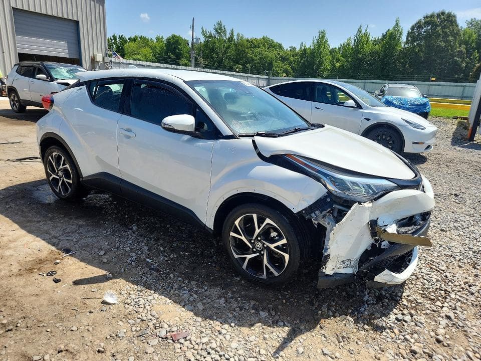 2020 TOYOTA C-HR XLE XLE 4