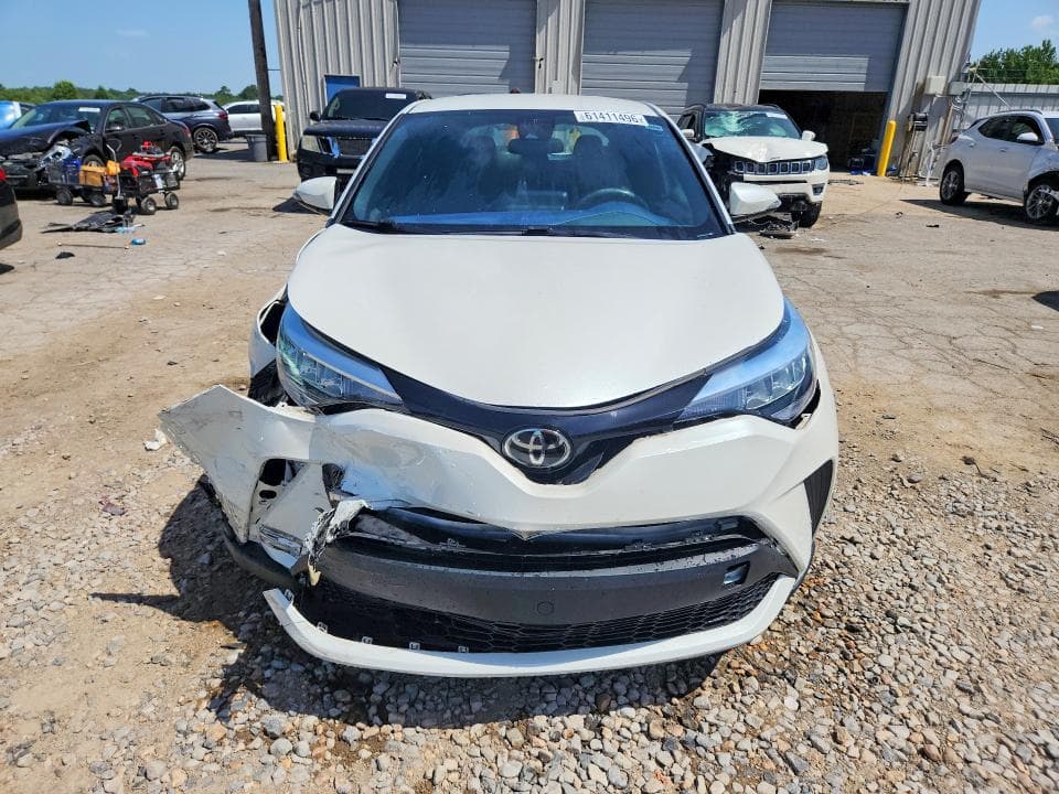 2020 TOYOTA C-HR XLE XLE 5