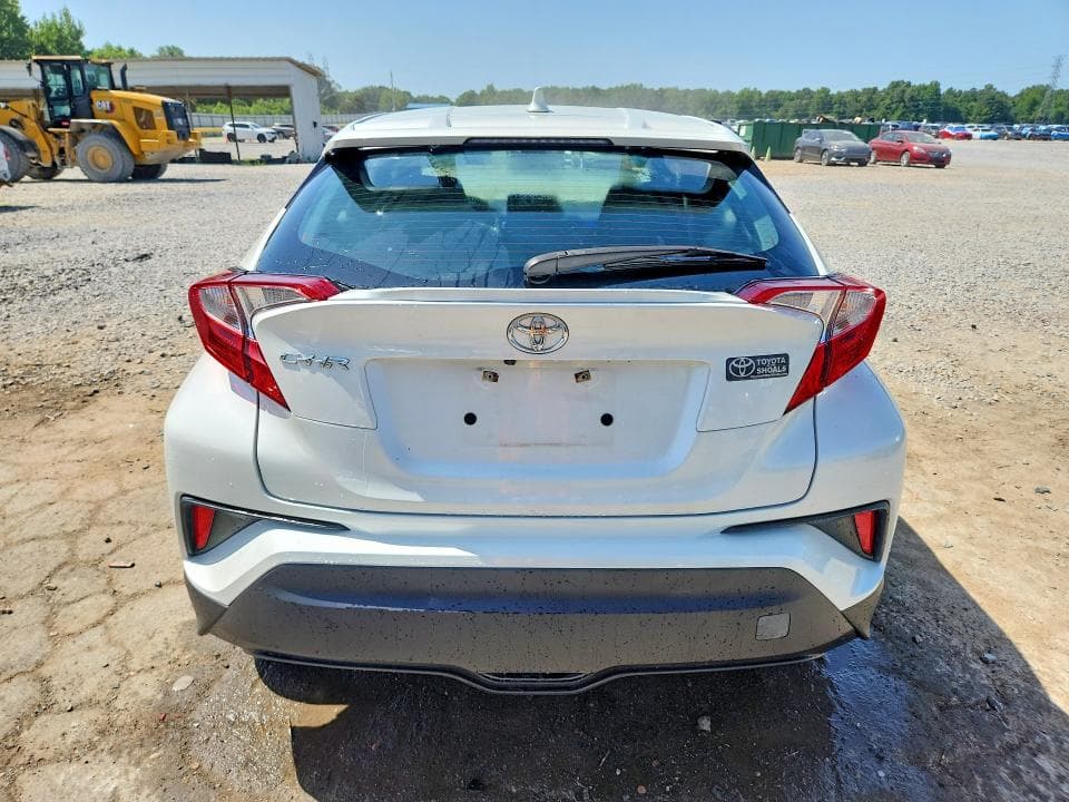 2020 TOYOTA C-HR XLE XLE 6