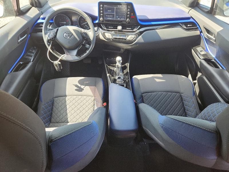 2020 TOYOTA C-HR XLE XLE 8