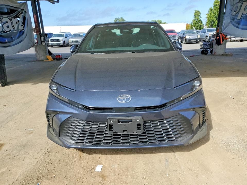 2026 TOYOTA CAMRY SE 5