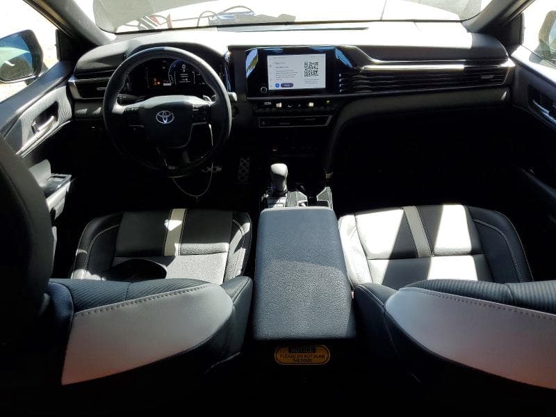 2026 TOYOTA CAMRY SE 8