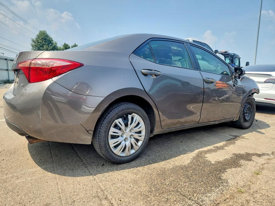 2018 TOYOTA COROLLA LE 3