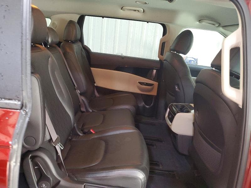 2024 KIA CARNIVAL EX 11