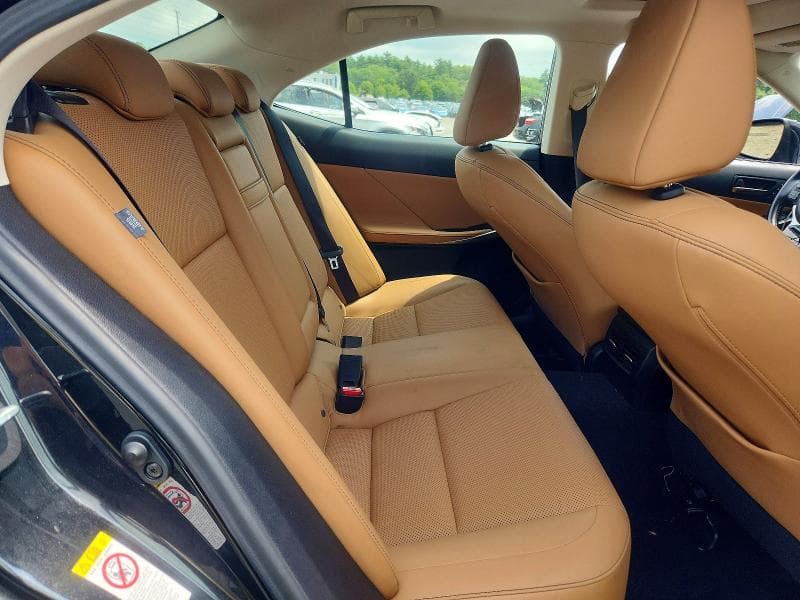 2018 LEXUS IS 300 10