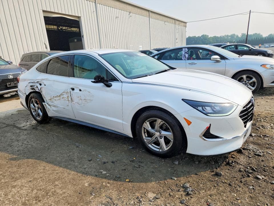2020 HYUNDAI SONATA SE 4
