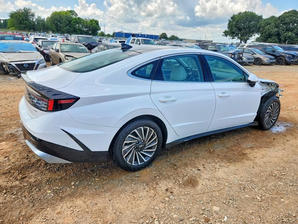 2025 HYUNDAI SONATA HYBRID LIMITED 3