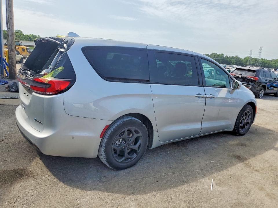 2022 CHRYSLER PACIFICA HYBRID LIMITED 3