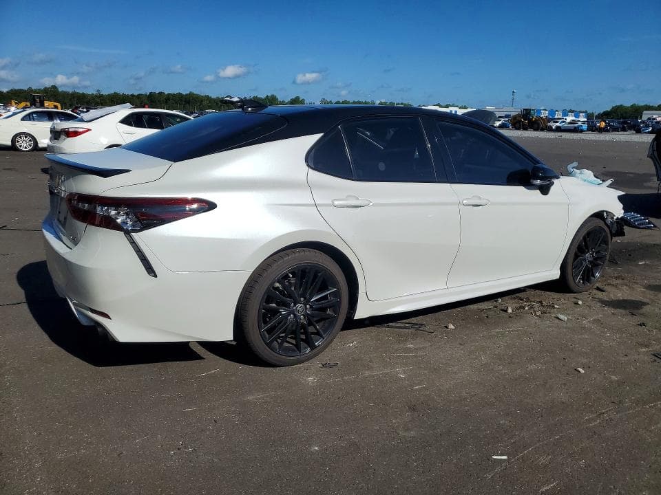 2023 TOYOTA CAMRY XSE 3