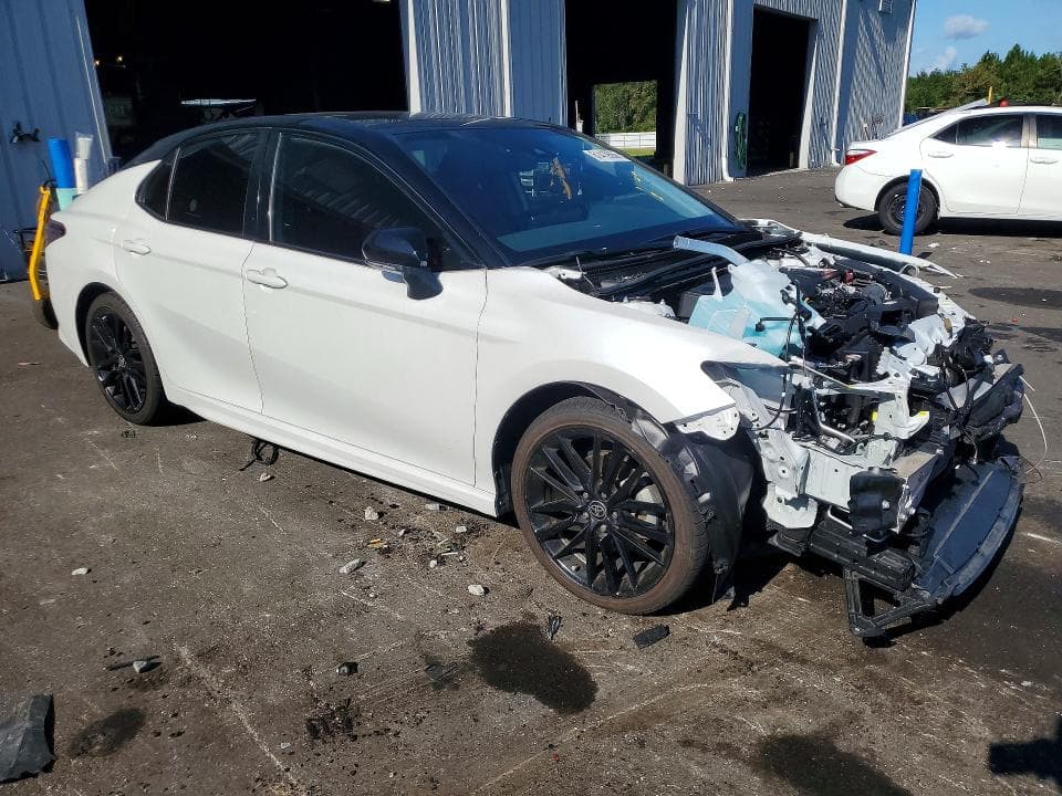 2023 TOYOTA CAMRY XSE 4