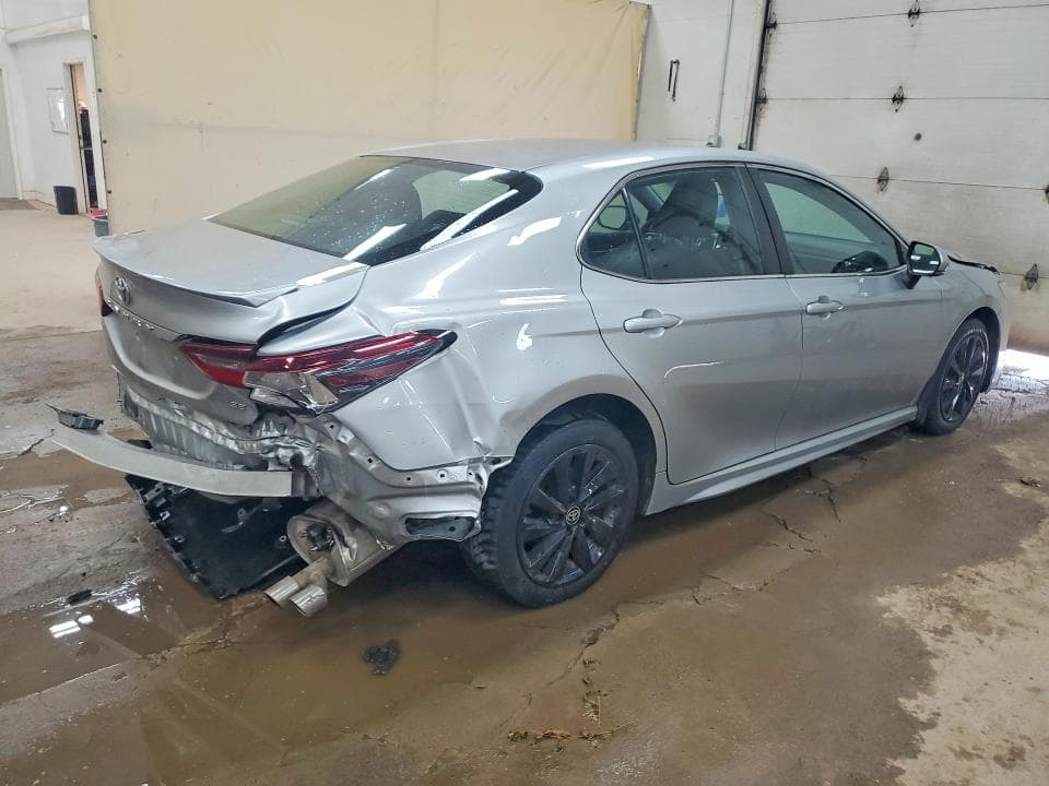 2021 TOYOTA CAMRY SE 3