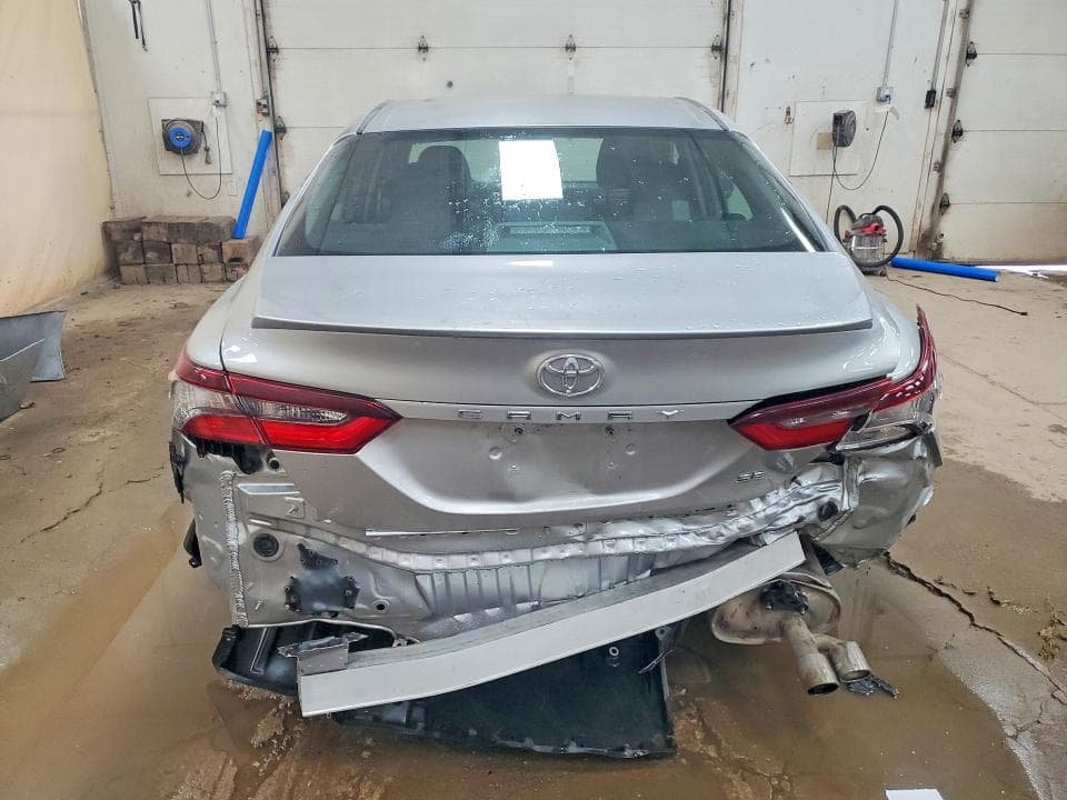 2021 TOYOTA CAMRY SE 6
