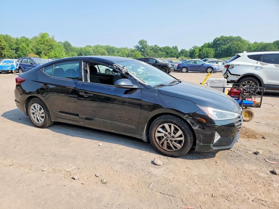 2019 HYUNDAI ELANTRA SE 4