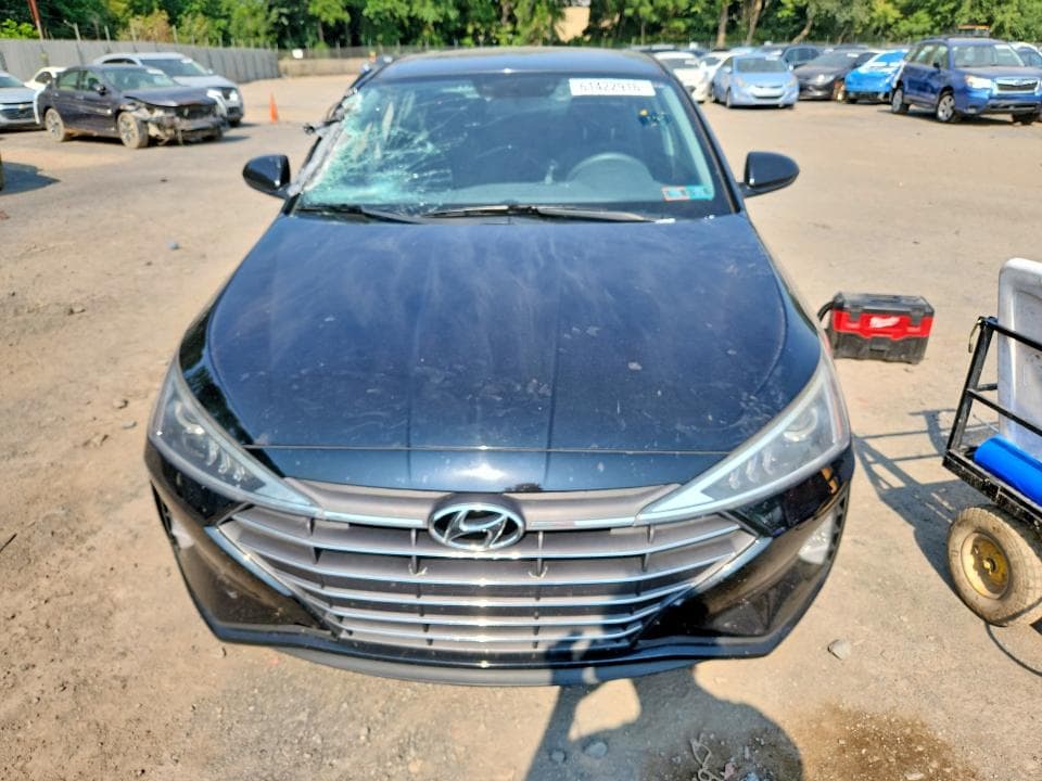 2019 HYUNDAI ELANTRA SE 5