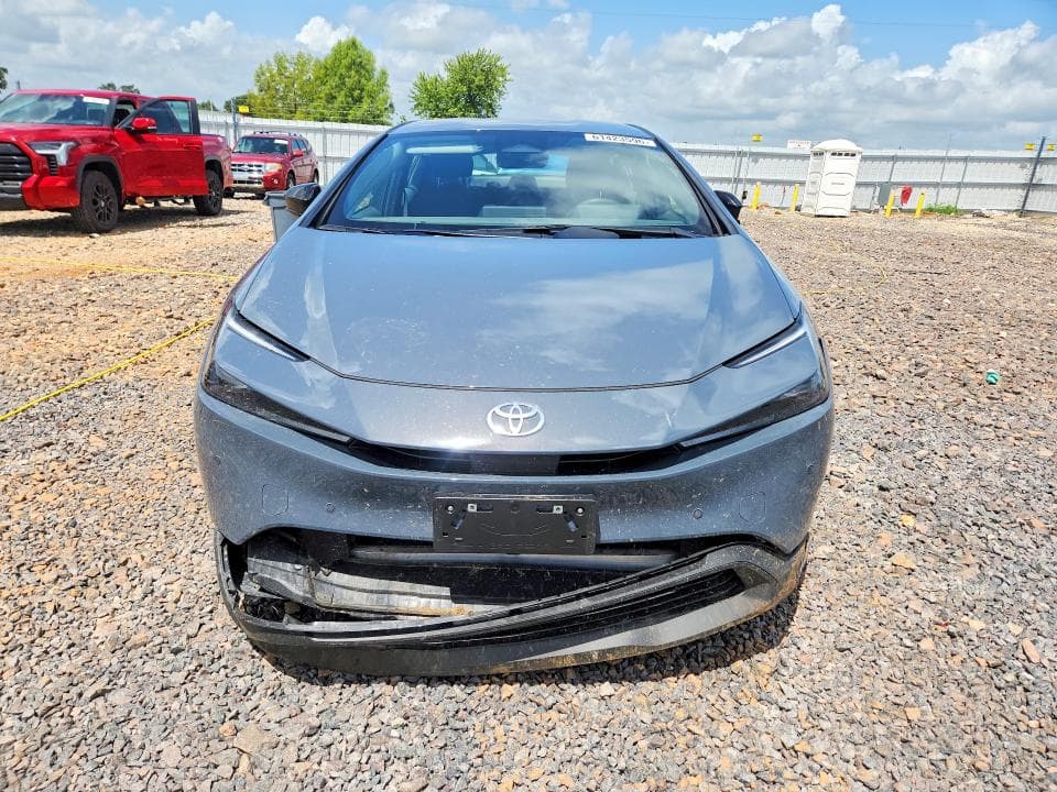 2026 TOYOTA PRIUS LE 5