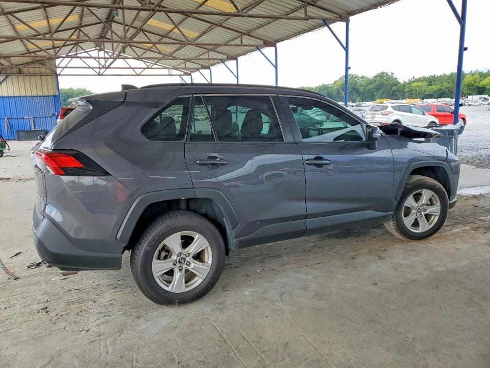 2021 TOYOTA RAV4 XLE XLE 3