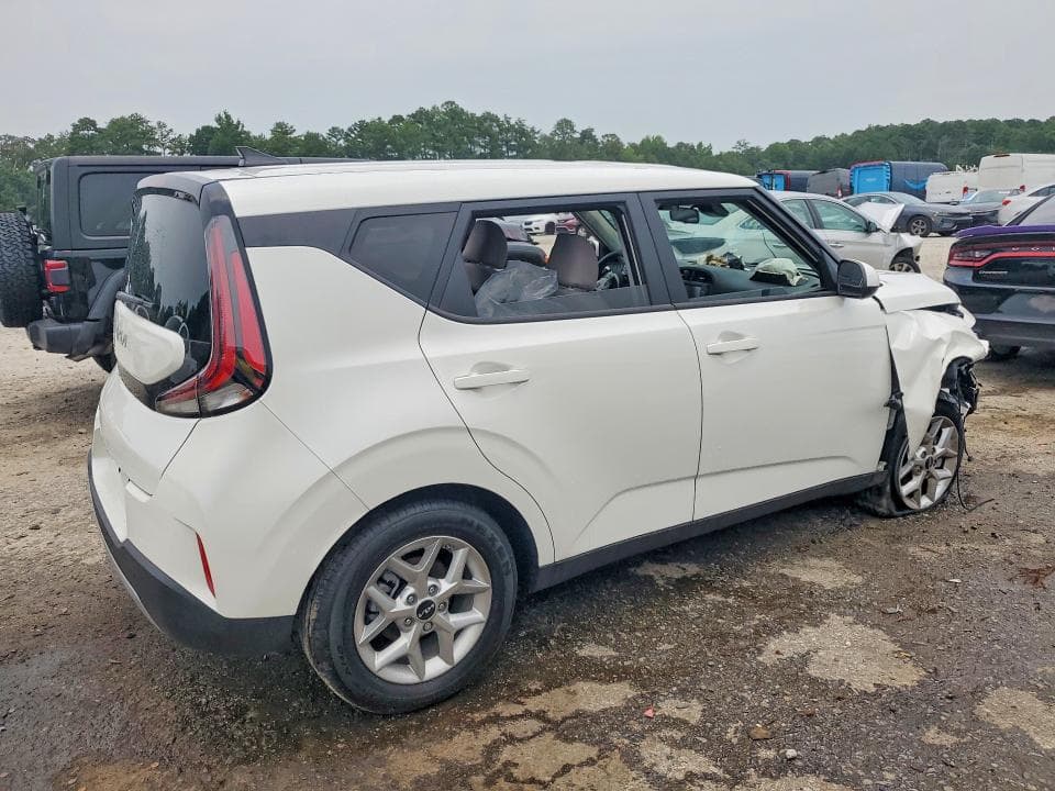 2025 KIA SOUL LX 3