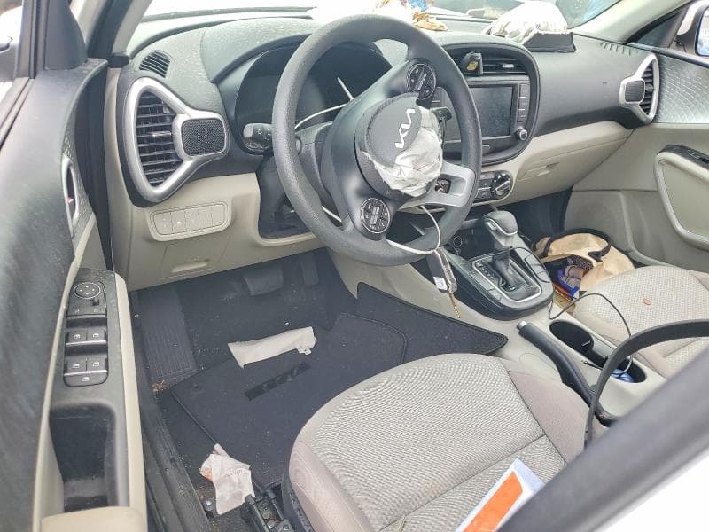 2025 KIA SOUL LX 8