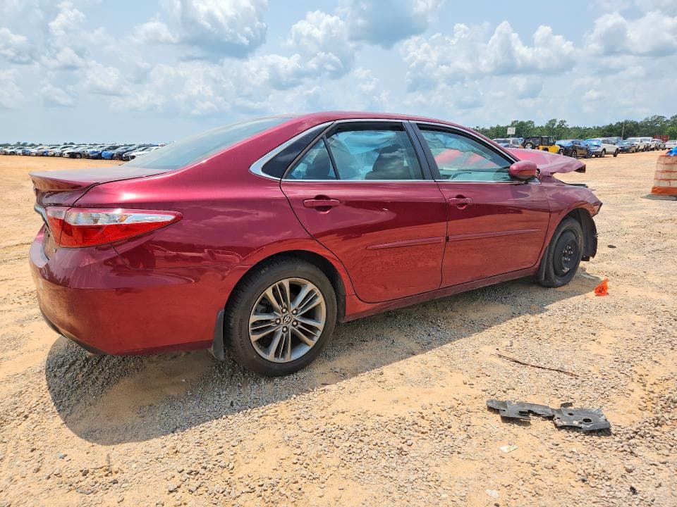 2017 TOYOTA CAMRY SE 3
