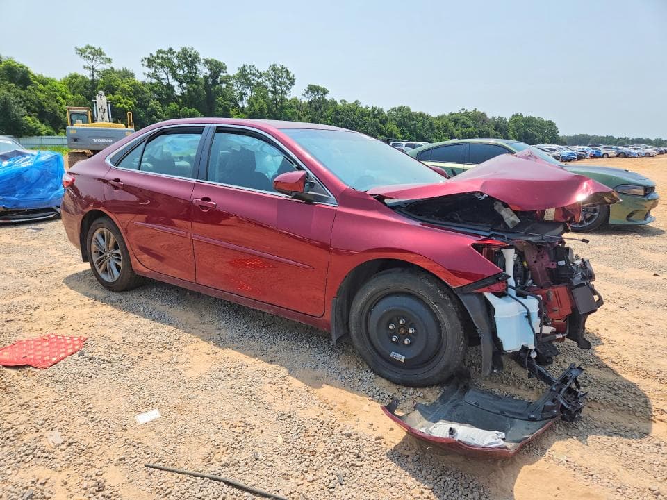 2017 TOYOTA CAMRY SE 4