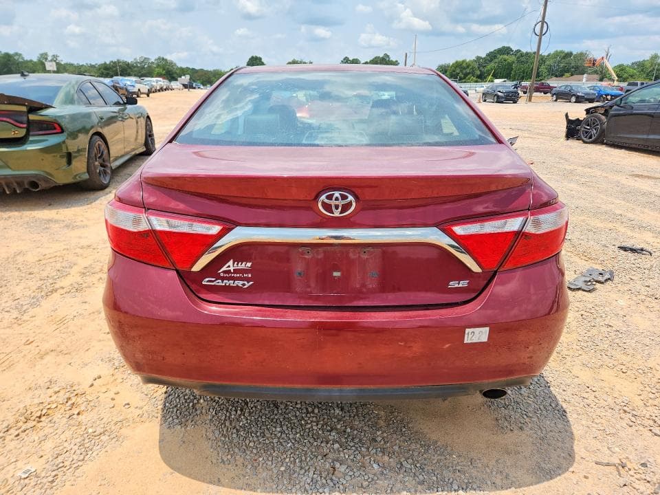 2017 TOYOTA CAMRY SE 6