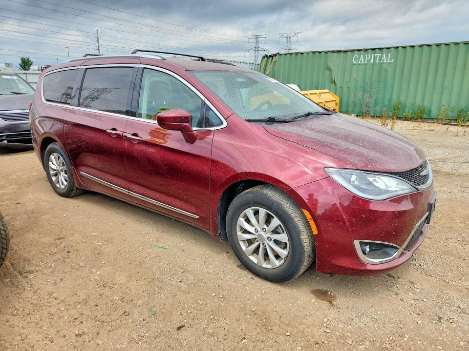 2019 CHRYSLER PACIFICA TOURING L 4