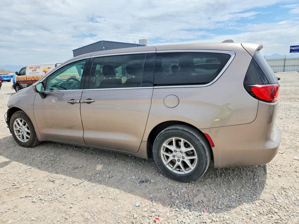2017 CHRYSLER PACIFICA TOURING 2