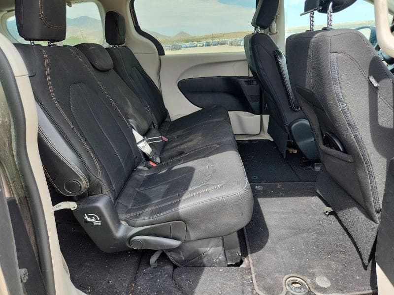 2017 CHRYSLER PACIFICA TOURING 10