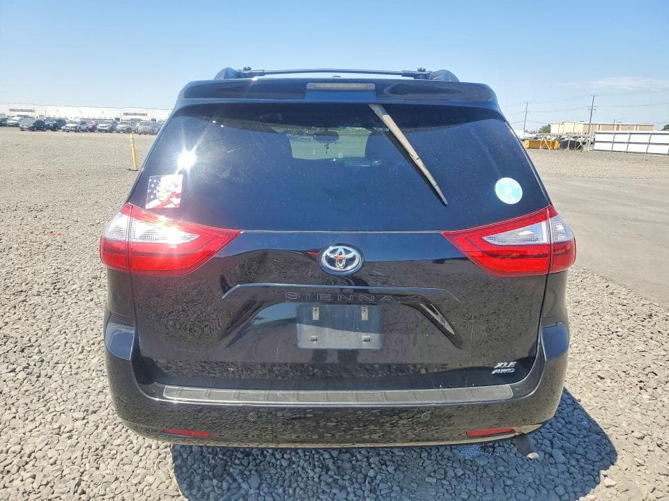 2017 TOYOTA SIENNA XLE 7-PASSENGER 6