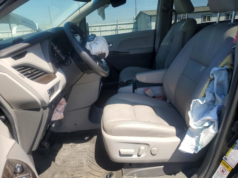 2017 TOYOTA SIENNA XLE 7-PASSENGER 7