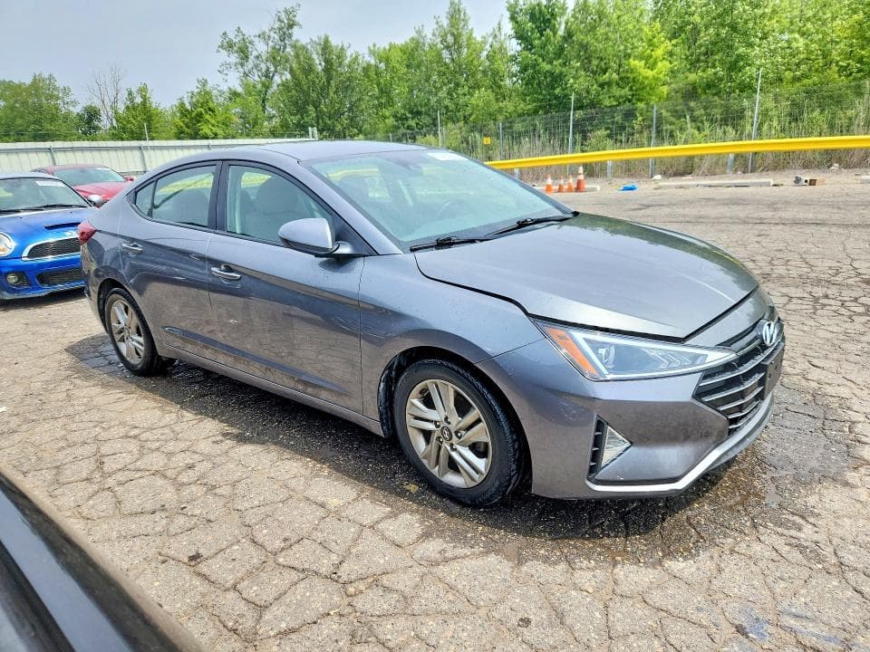 2019 HYUNDAI ELANTRA SEL 4
