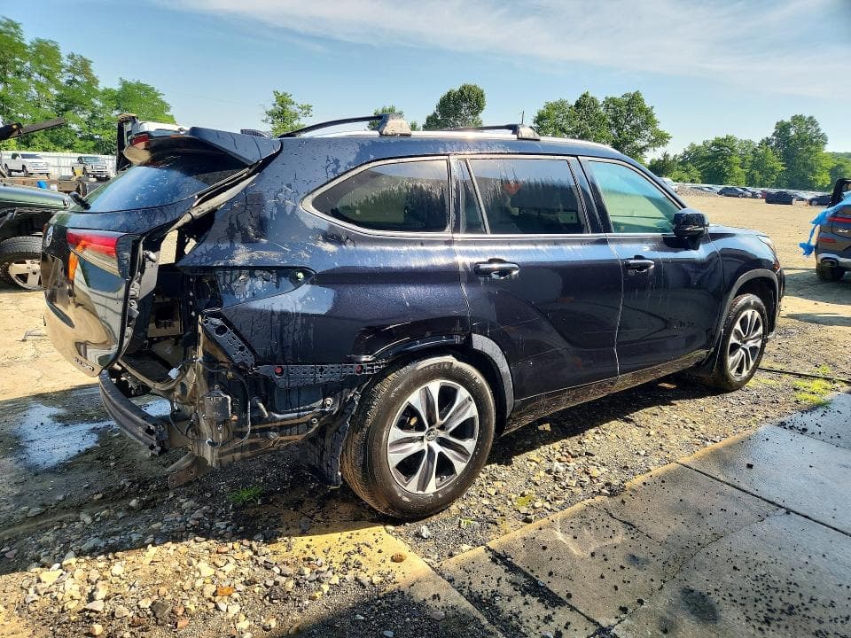 2020 TOYOTA HIGHLANDER XLE 3