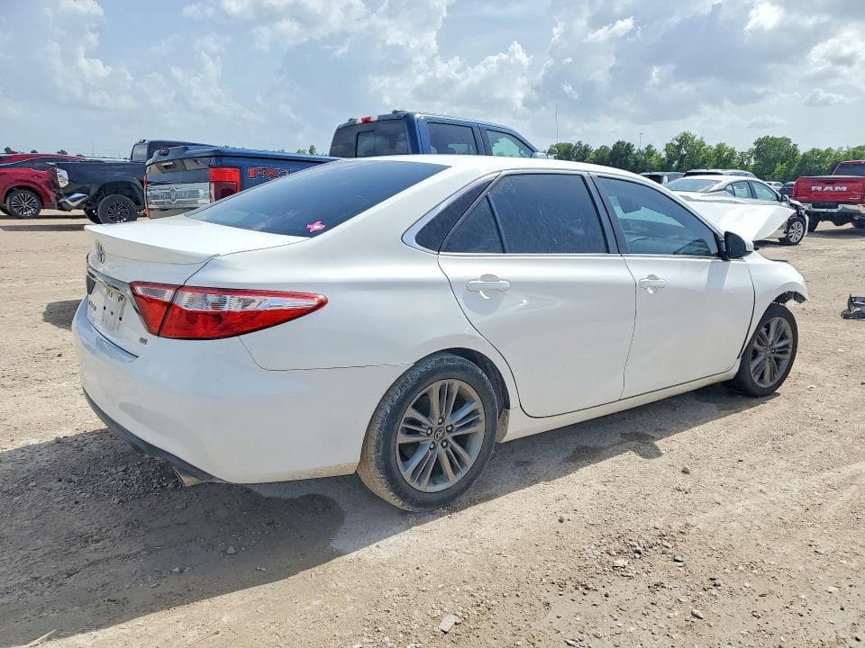 2017 TOYOTA CAMRY SE SE 3