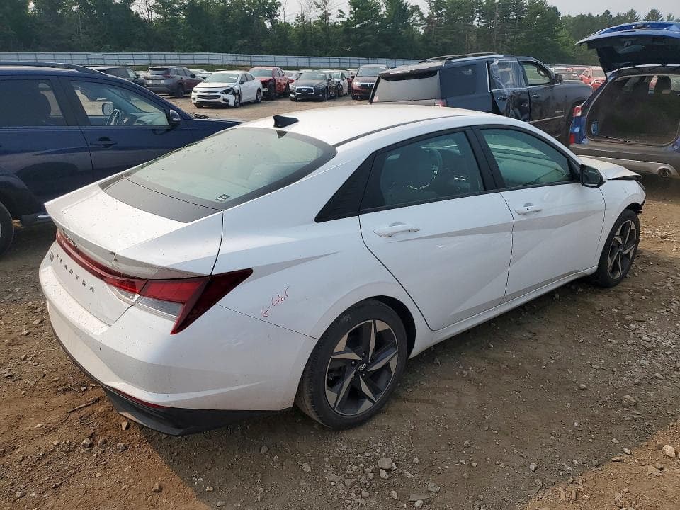 2023 HYUNDAI ELANTRA SEL 3