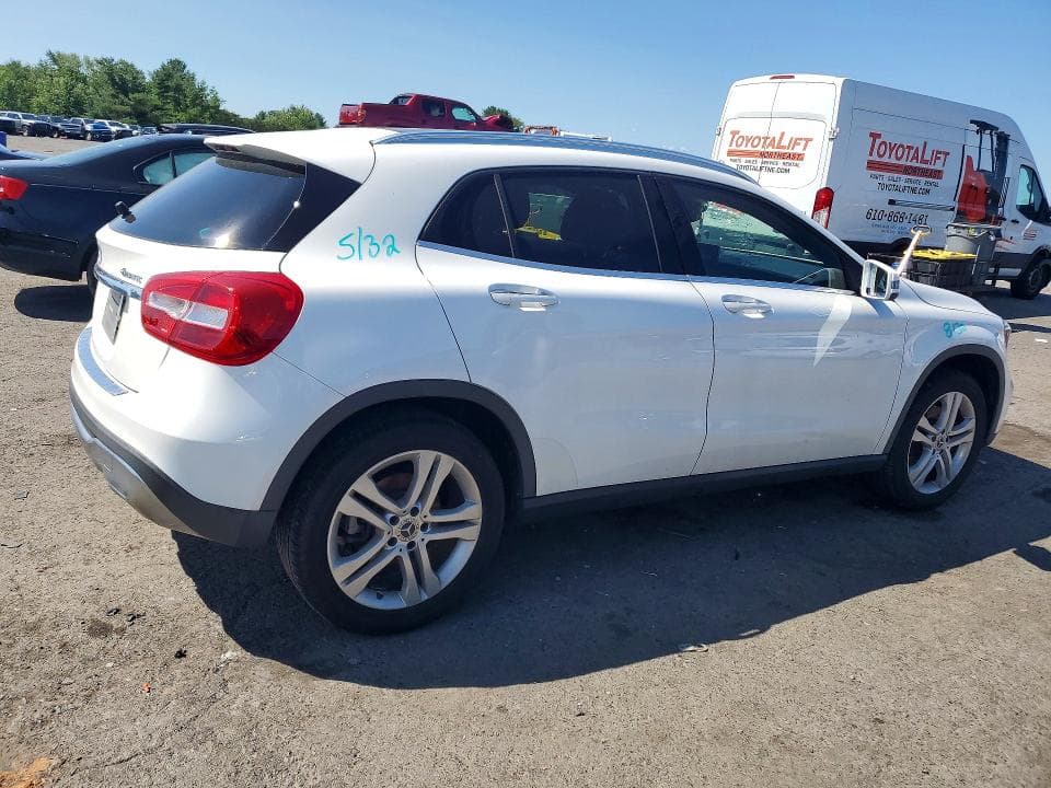 2019 MERCEDES-BENZ GLA 250 4MATIC 3