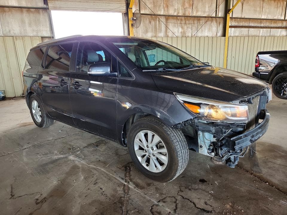 2017 KIA SEDONA LX 4