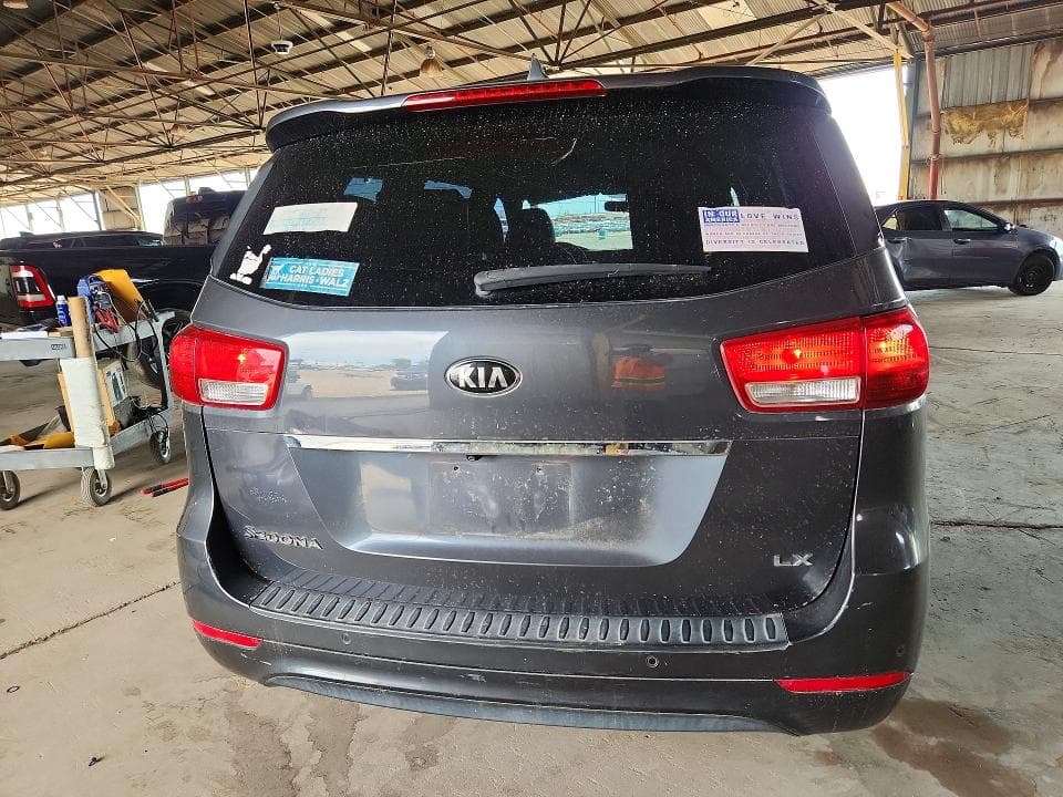 2017 KIA SEDONA LX 6