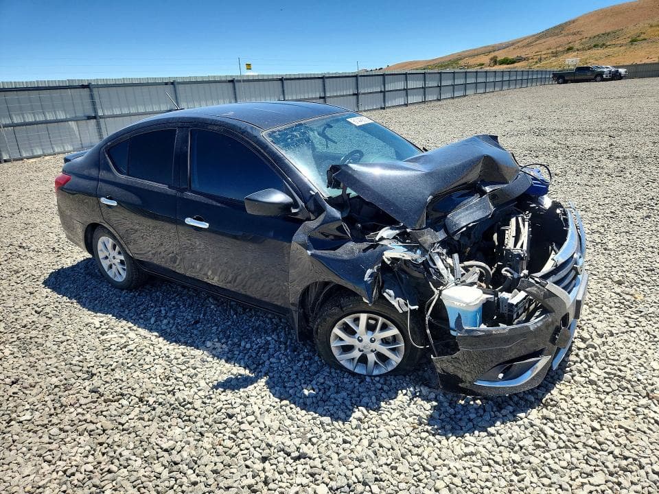 2017 NISSAN VERSA 1.6 S 4