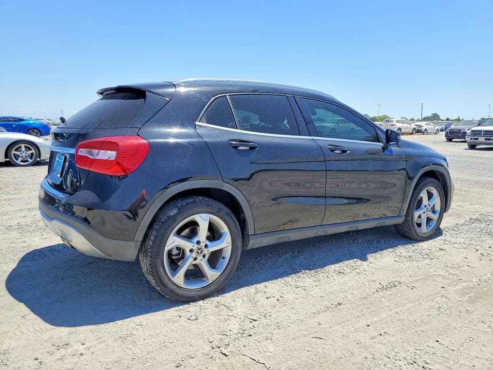 2018 MERCEDES-BENZ GLA-CLASS 3