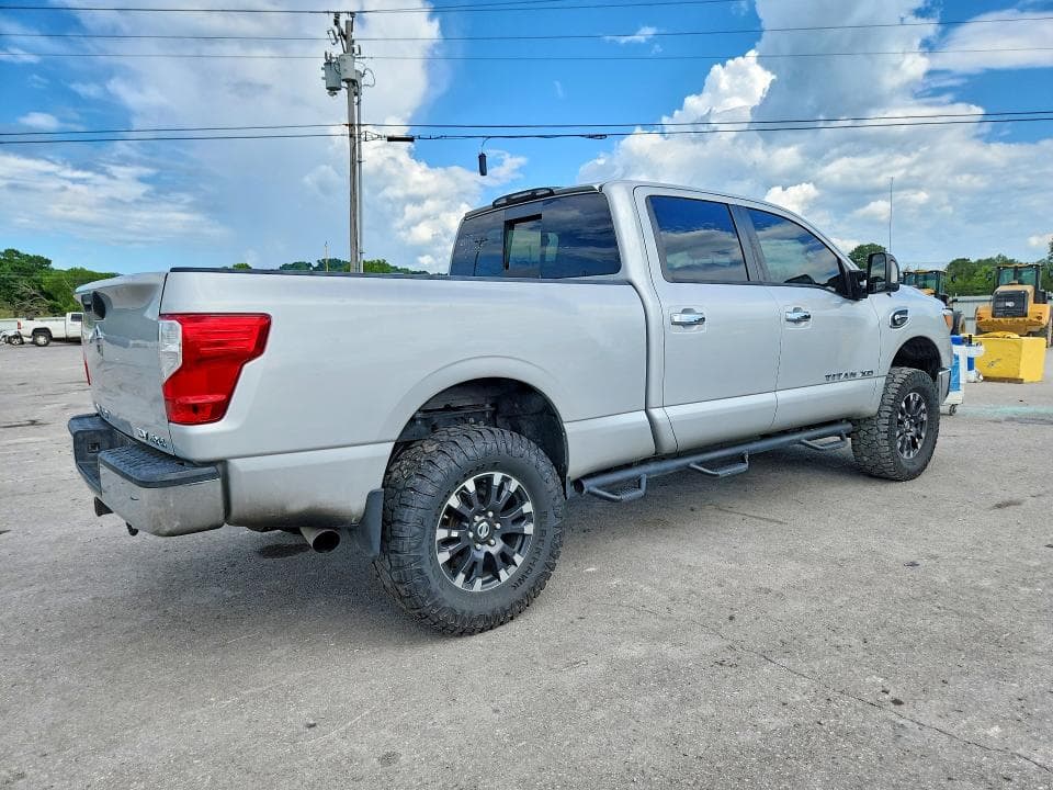 2017 NISSAN TITAN XD SV 3