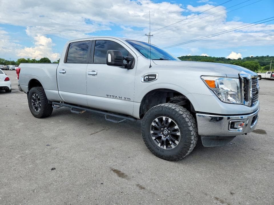 2017 NISSAN TITAN XD SV 4