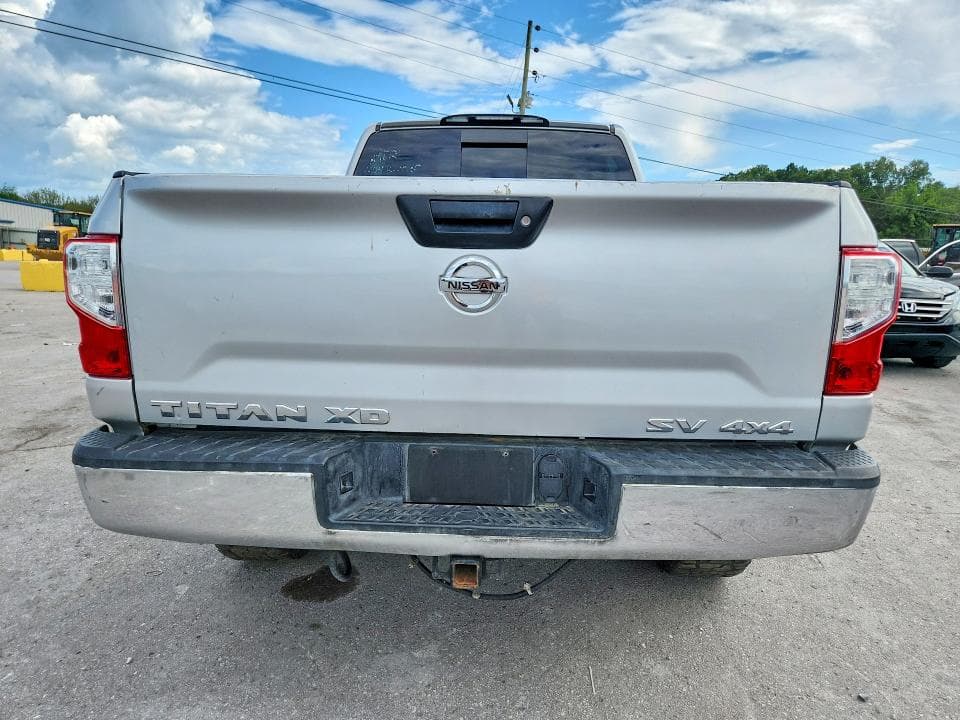 2017 NISSAN TITAN XD SV 6