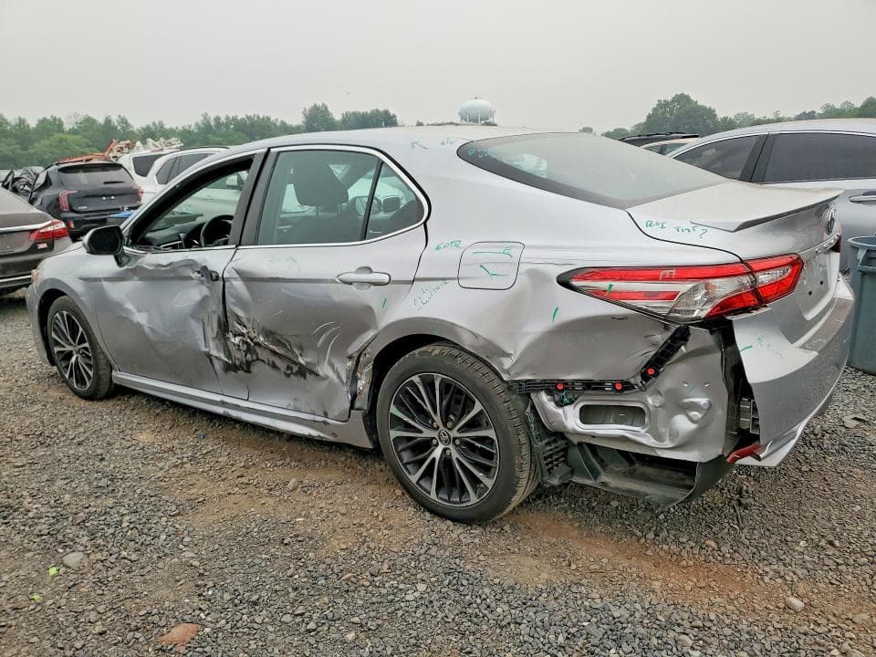 2018 TOYOTA CAMRY SE SE 2